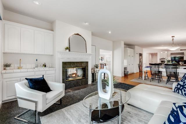 3920 Lakemead Way, Redwood City CA: https://media.crmls.org/mediaz/5929f4dc-822d-45a3-b7e4-bb7950d6bc79.jpg