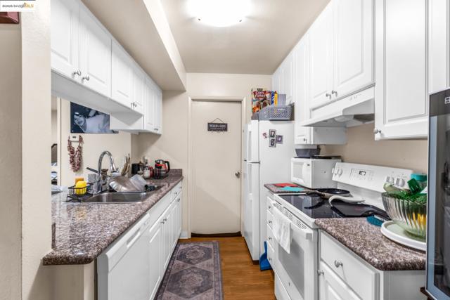 301 Country View Ln, Pleasant Hill CA: https://media.crmls.org/mediaz/592a0bc3-d41d-4949-b2ba-1de3e308249d.jpg