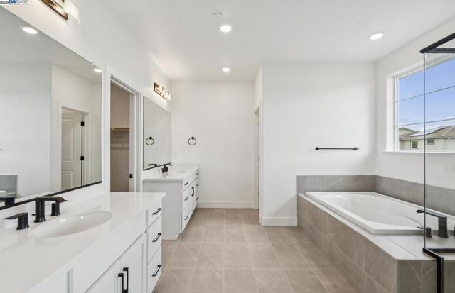 373 E Gobind Blvd, Mountain House CA: https://media.crmls.org/mediaz/592a4eac-868a-4a2d-9d99-c4144a735ce3.jpg