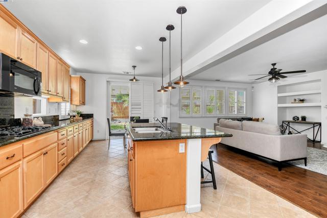 5618 Arcadia Cir, Discovery Bay CA: https://media.crmls.org/mediaz/592a8733-0041-4f25-a9d7-dde1c9a433bb.jpg