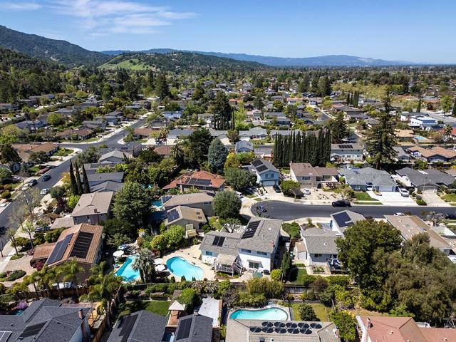 6128 Corte De La Reina, San Jose CA: https://media.crmls.org/mediaz/592af9e2-0979-4305-b2bc-6d4e80f37541.jpg