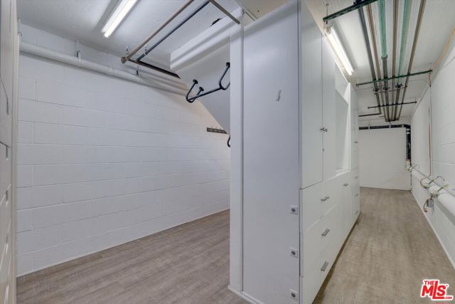 833 17th Street, Santa Monica CA: https://media.crmls.org/mediaz/592b03d6-81e9-403a-8591-0416c48197a7.jpg