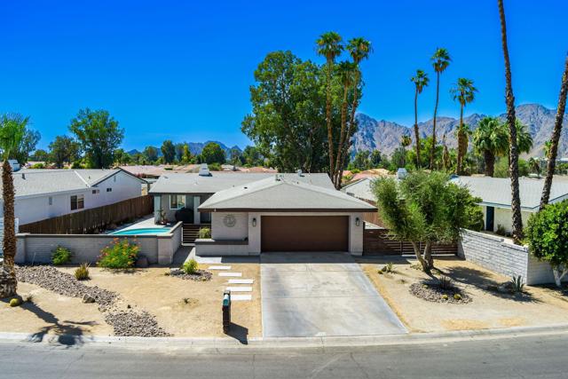 76761 Kentucky Avenue, Palm Desert CA: https://media.crmls.org/mediaz/592c0275-4939-4e6b-b4c5-faa29780562a.jpg