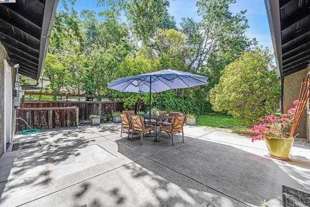 203 Roberta Ave, Pleasant Hill CA: https://media.crmls.org/mediaz/592cf22e-0f84-45aa-b02c-eaba70d29664.jpg
