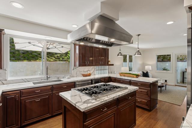 1543 Soledad Avenue, La Jolla CA: https://media.crmls.org/mediaz/592d7b46-5680-43c0-aa91-fb8b213576f3.jpg