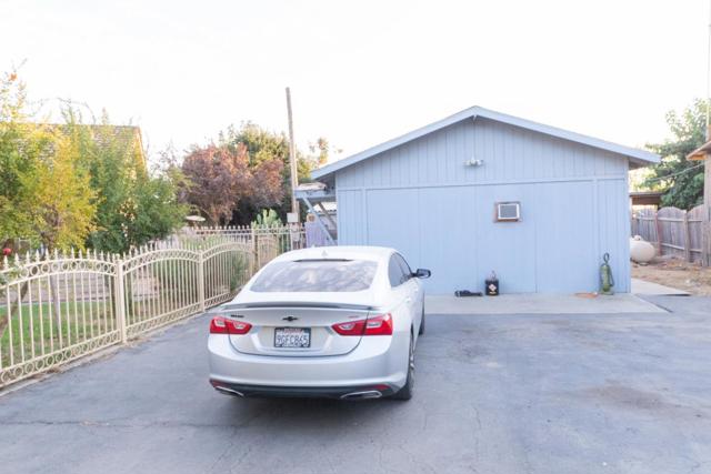 10475 Mission Avenue, Le Grand CA: https://media.crmls.org/mediaz/592da6ff-f5c1-41a2-9a55-fa25a63d46b5.jpg