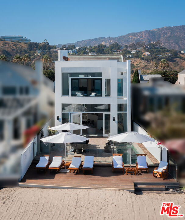 23754 MALIBU Road, Malibu CA: https://media.crmls.org/mediaz/592da8d0-45d1-4d6e-9646-befbccf5be31.jpg