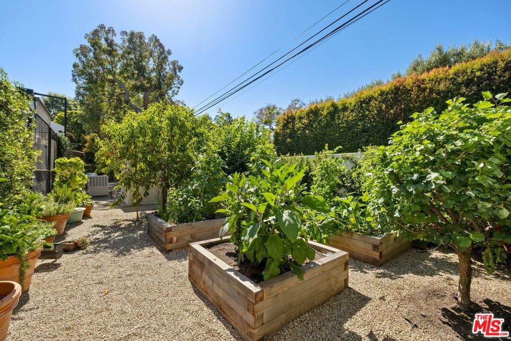 MLS #25564843 img 42