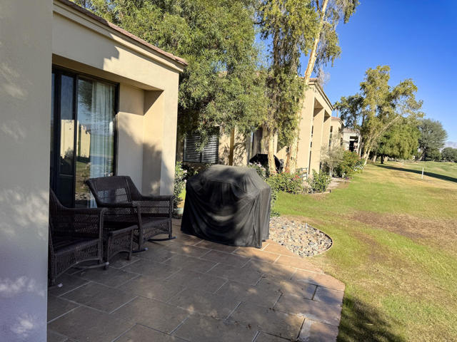 54974 Oaktree, La Quinta CA: https://media.crmls.org/mediaz/592e7658-64c5-4176-8b92-65983313bec4.jpg