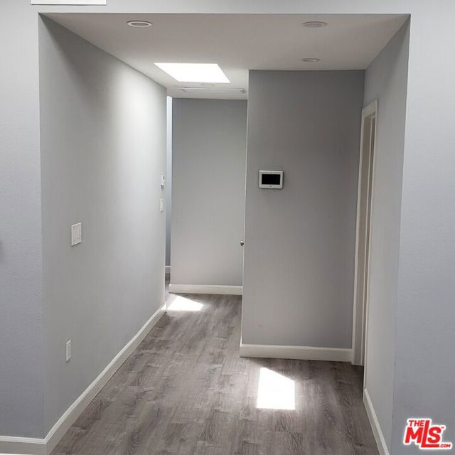 3216 W 30th Street, Los Angeles CA: https://media.crmls.org/mediaz/592ea629-3534-4e6e-8748-f792611223ee.jpg