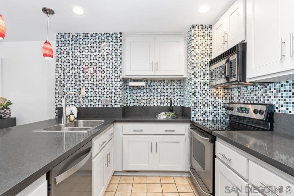 2500 Torrey Pines Rd. - photo 14