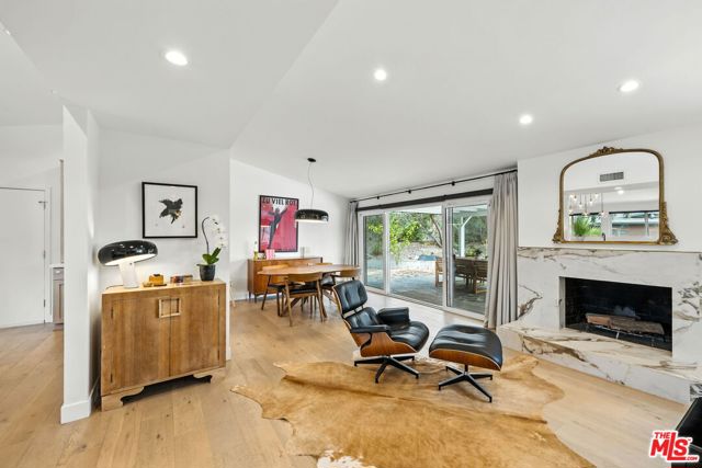 20835 Tiara Street photo 5