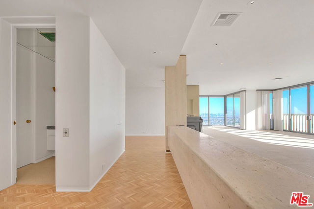 9255 Doheny Road, West Hollywood CA: https://media.crmls.org/mediaz/5932694d-6670-4440-b5d3-f38c7bc1e755.jpg