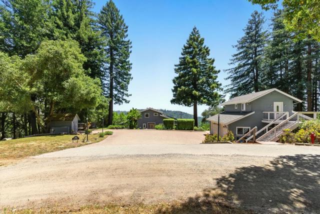 132 Pax Place Court, Aptos CA: https://media.crmls.org/mediaz/59329d86-2c65-4fc3-a0e7-f8998ec89856.jpg