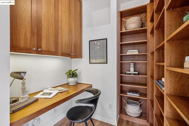 118 Hillside Ave, Piedmont CA: https://media.crmls.org/mediaz/59334653-1674-4a6b-9fc1-ab2fb9124108.jpg