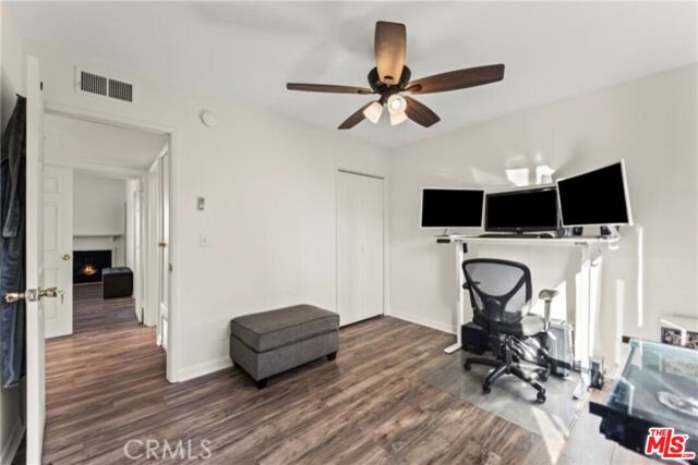 4227 Freedom Drive, Calabasas CA: https://media.crmls.org/mediaz/593351e4-e867-4872-8613-fabd55469c4d.jpg