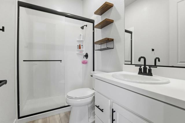 208 Luna Way, Hollister CA: https://media.crmls.org/mediaz/59339521-896f-4356-bc9c-e639c88a233e.jpg