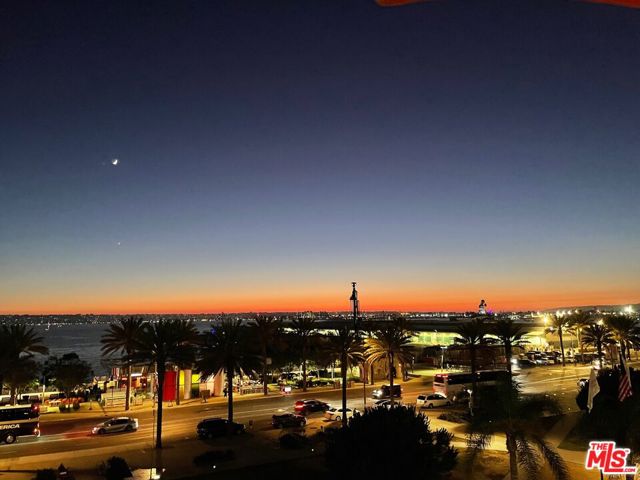3810 Wilshire Boulevard, Los Angeles CA: https://media.crmls.org/mediaz/5933b686-2581-4478-9016-56cf5276b3d9.jpg