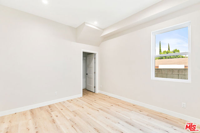 16698 W Moorpark Street, Encino CA: https://media.crmls.org/mediaz/5933eaa8-9381-4c3c-bd44-b510d92533d6.jpg