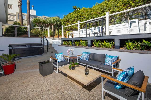 3515 Union St, San Diego CA: https://media.crmls.org/mediaz/593437f0-23ee-4d5d-aade-6692ef63bb10.jpg