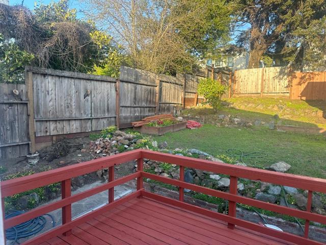 3050 22nd Avenue, Oakland CA: https://media.crmls.org/mediaz/5934410f-c999-4caa-ba3b-29cb7e04a29a.jpg