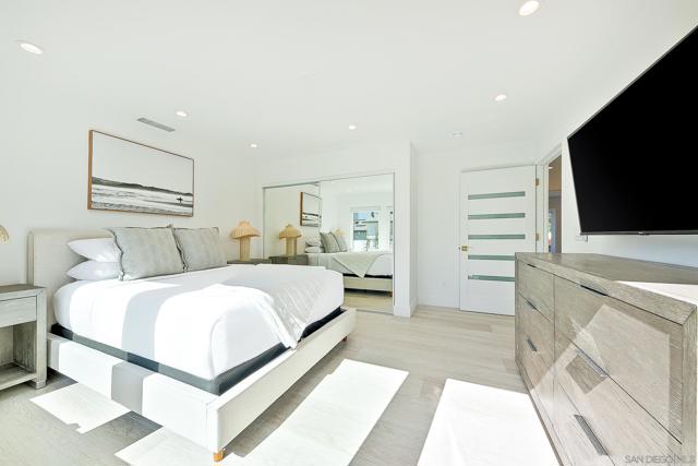 303 Sea Lane, La Jolla CA: https://media.crmls.org/mediaz/5934aca9-dc44-43dc-ab89-a5aa12a42164.jpg