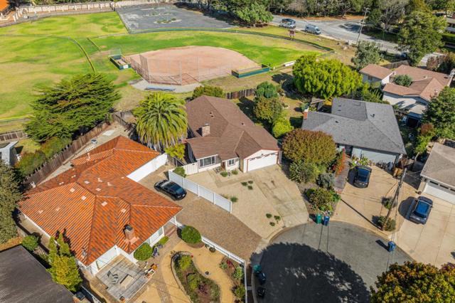 26372 Riverside Place, Carmel CA: https://media.crmls.org/mediaz/5934b384-5db3-4f82-9391-219c04edd7b7.jpg