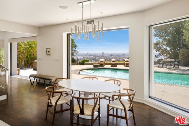 8540 Hedges Way, Los Angeles CA: https://media.crmls.org/mediaz/5935184d-551d-4d26-adfa-dac41b41dc64.jpg
