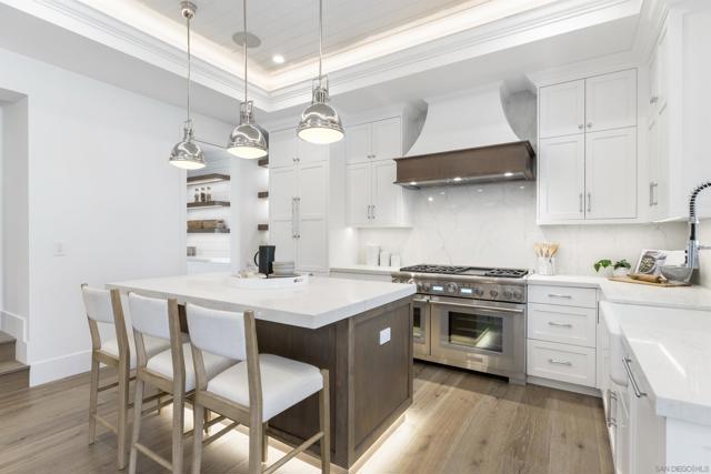 462 Westbourne Street, La Jolla CA: https://media.crmls.org/mediaz/593549a6-b1dc-43ad-ad11-fe35a898e1f5.jpg