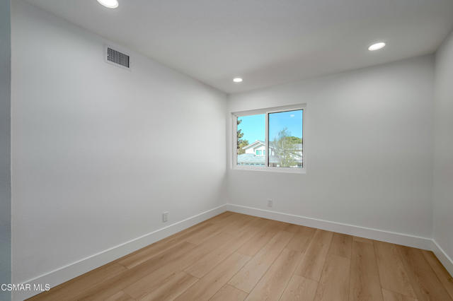 574 Nicole Drive, Newbury Park CA: https://media.crmls.org/mediaz/59354ac9-5c63-4c34-b96b-5e61f0daedb5.jpg