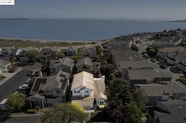 26 Farallon Ct, Richmond CA: https://media.crmls.org/mediaz/593598fe-bafc-48e5-8086-e76ffab7909b.jpg