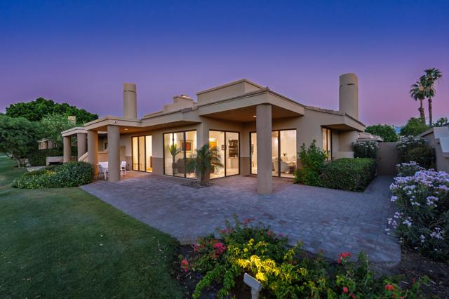 80555 Pebble Beach, La Quinta CA: https://media.crmls.org/mediaz/59360c73-8470-49c8-be15-a480e38e792e.jpg