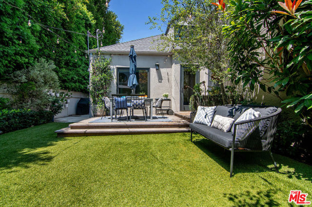 342 N Citrus Avenue, Los Angeles CA: https://media.crmls.org/mediaz/5936cea9-c0e0-46b7-bd43-a94aaf456860.jpg