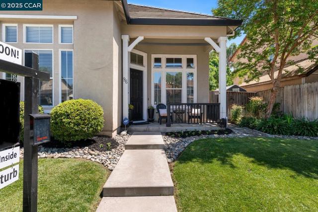 96 Heritage Way, Brentwood CA: https://media.crmls.org/mediaz/5937b126-bea7-47b6-aee2-62a7594df1fa.jpg