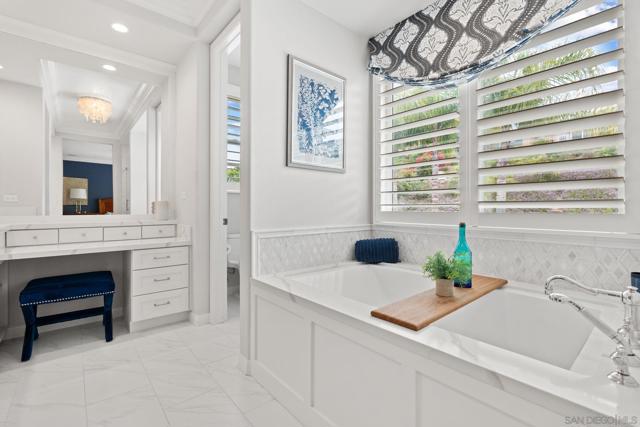 2848 Camino Serbal, San Diego CA: https://media.crmls.org/mediaz/59396399-7d19-41b6-8db3-19e885a8aa58.jpg