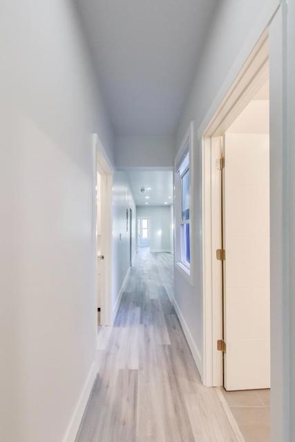 811 Oak Street, San Francisco CA: https://media.crmls.org/mediaz/5939644c-ab83-45f8-b4db-ddc72b01a903.jpg