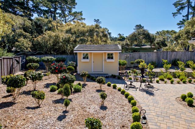 1147 Arrowhead Road, Pebble Beach CA: https://media.crmls.org/mediaz/5939b09f-fafc-495a-bef7-b11b294ed473.jpg