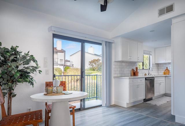 7325 Alicante Rd, Carlsbad CA: https://media.crmls.org/mediaz/5939dec2-f447-4631-b6e7-57a069a518bd.jpg