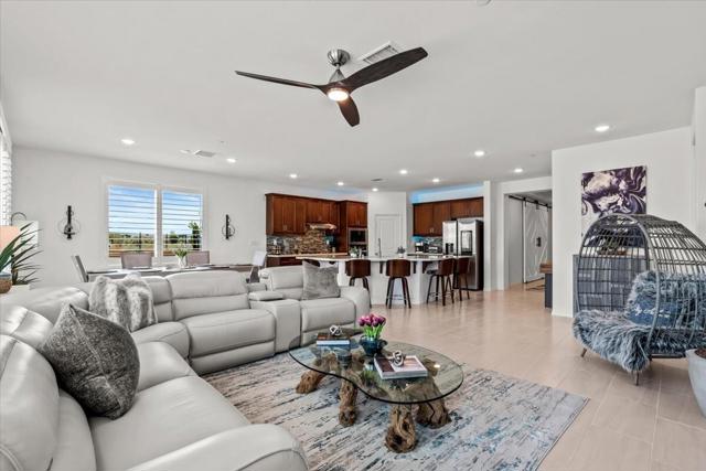 42940 Ascona Lane, Indio CA: https://media.crmls.org/mediaz/593a2b72-3916-4385-a544-74fa2520df20.jpg
