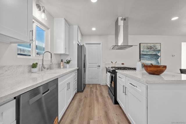 1519 Marble Ct, Chula Vista CA: https://media.crmls.org/mediaz/593a4e01-945b-425b-b1ab-a0c3d8d7811f.jpg