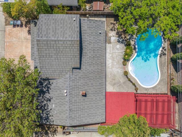 8612 Wicklow Ln, Dublin CA: https://media.crmls.org/mediaz/593a6858-15aa-4bd0-96ad-55d5568eadc9.jpg