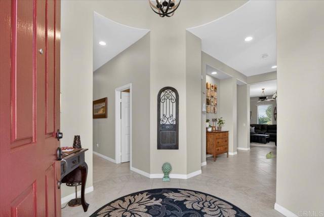 Detail Gallery Image 9 of 74 For 877 Hidden View Ln, Escondido,  CA 92027 - 4 Beds | 2/1 Baths
