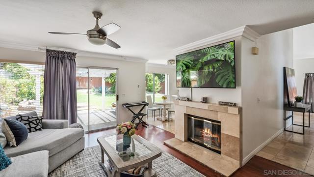 27468 Rosebay Ct, Temecula CA: https://media.crmls.org/mediaz/593b7953-152f-440c-9a9e-c82212c6981f.jpg