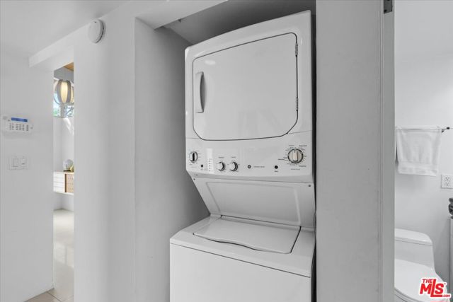 888 E Janet Circle, Palm Springs CA: https://media.crmls.org/mediaz/593b8c26-3a8b-41bf-a19b-6ae34c949bb6.jpg