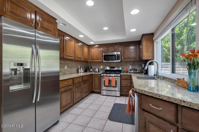 4022 Old Topanga Canyon Road, Calabasas CA: https://media.crmls.org/mediaz/593b93eb-c130-4d6c-b719-86fe7205b407.jpg