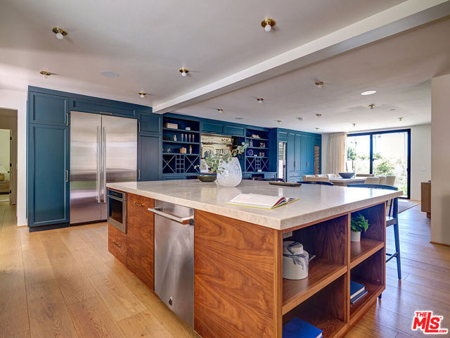 8674 Edwin Drive, Los Angeles CA: https://media.crmls.org/mediaz/593bb844-f3c6-4f9b-84c0-8052080b77d1.jpg