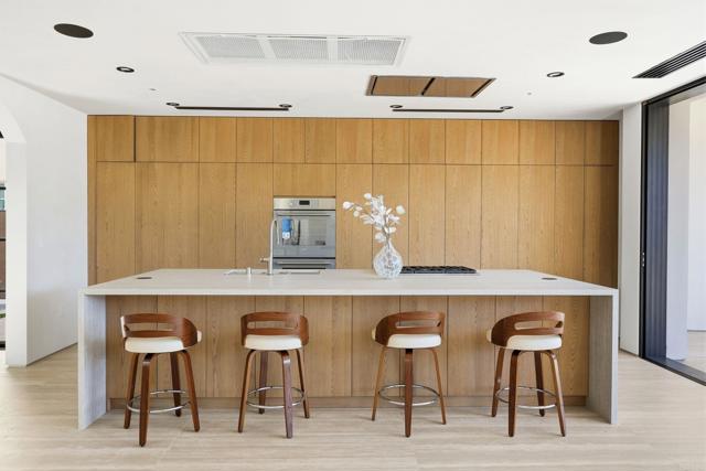 Detail Gallery Image 13 of 52 For 160 N Stanley Dr, Beverly Hills,  CA 90211 - 5 Beds | 5/1 Baths