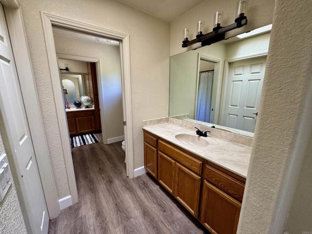 16898 Whispering Oaks Lane, Ramona CA: https://media.crmls.org/mediaz/593c3d83-88c4-4e3c-b783-c02a869bb0a4.jpg