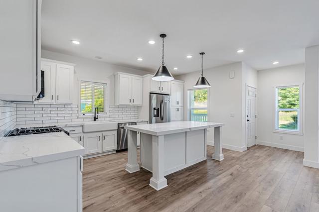 258 Yosemite Road, San Rafael CA: https://media.crmls.org/mediaz/593d94ce-af8b-4036-9c01-36e56a49c1c7.jpg