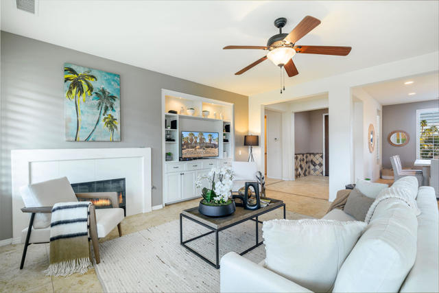 9 Shasta Lake Drive, Rancho Mirage CA: https://media.crmls.org/mediaz/593f6d12-cab9-4923-919e-a1e1e3779e2a.jpg